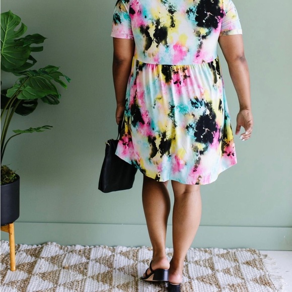 Boutique Free Spirit Tie Dye Babydoll Dress - Picture 4 of 9